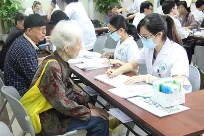 越秀老人可免費申領200元健康體檢券，18個街道聯系方式一覽